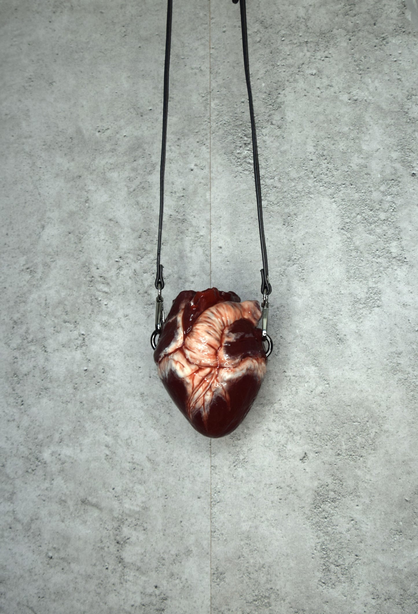 Human heart bag 2.0, black strap
