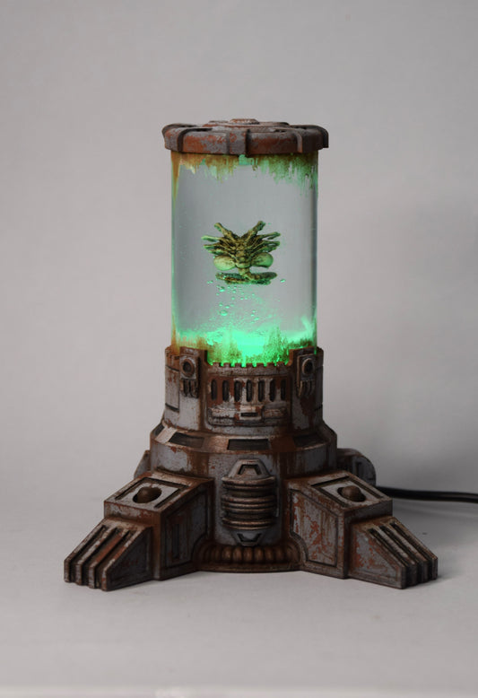Xeno-lamp, Sci-Fi Biohorror LED Tank, Decorative Display with Alien-Like Creature