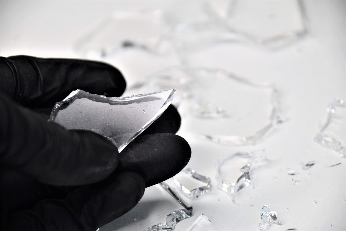 Fake Silicone Glass Shards, Realistic Breakaway Prop for SFX, Stage & Halloween Makeup (100g Pack)