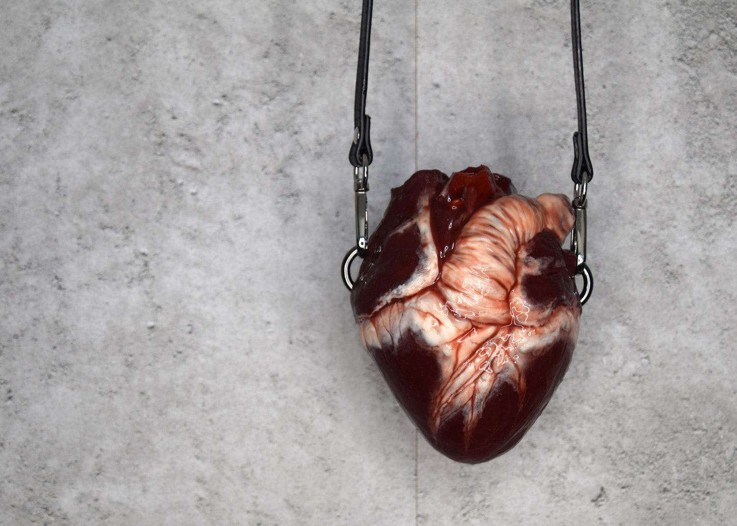 Human heart bag 2.0, black strap