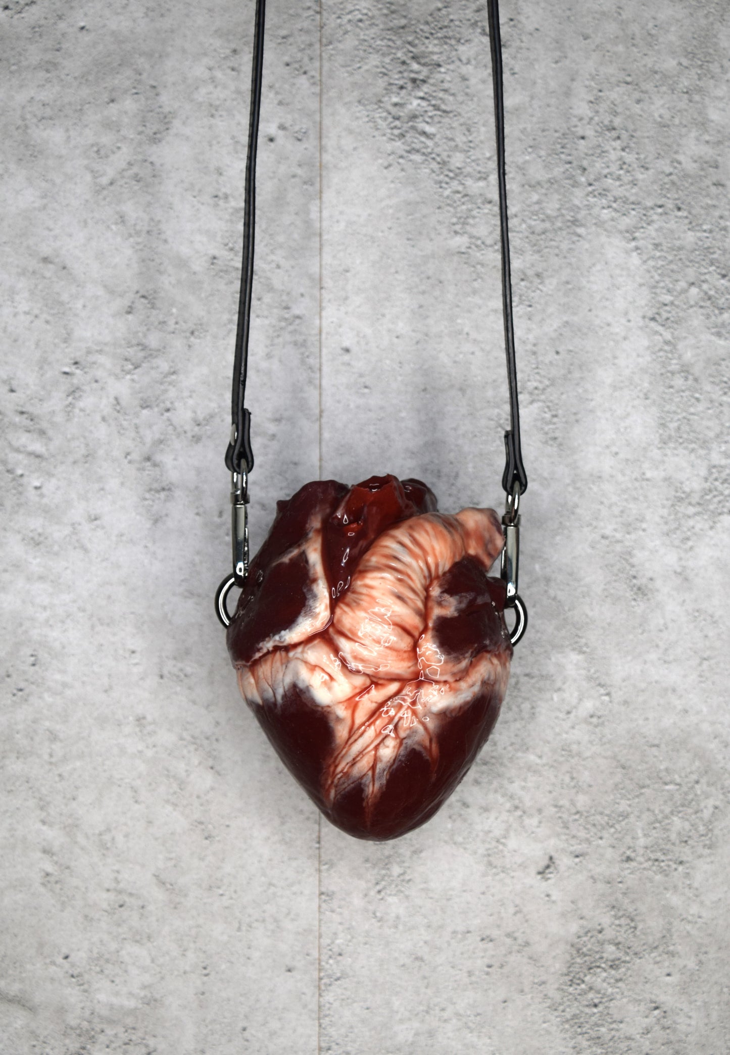 Human heart bag 2.0, black strap