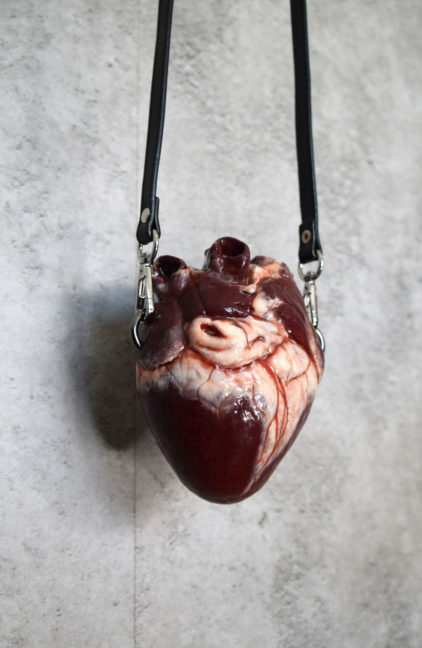 Human heart bag 2.0, black strap