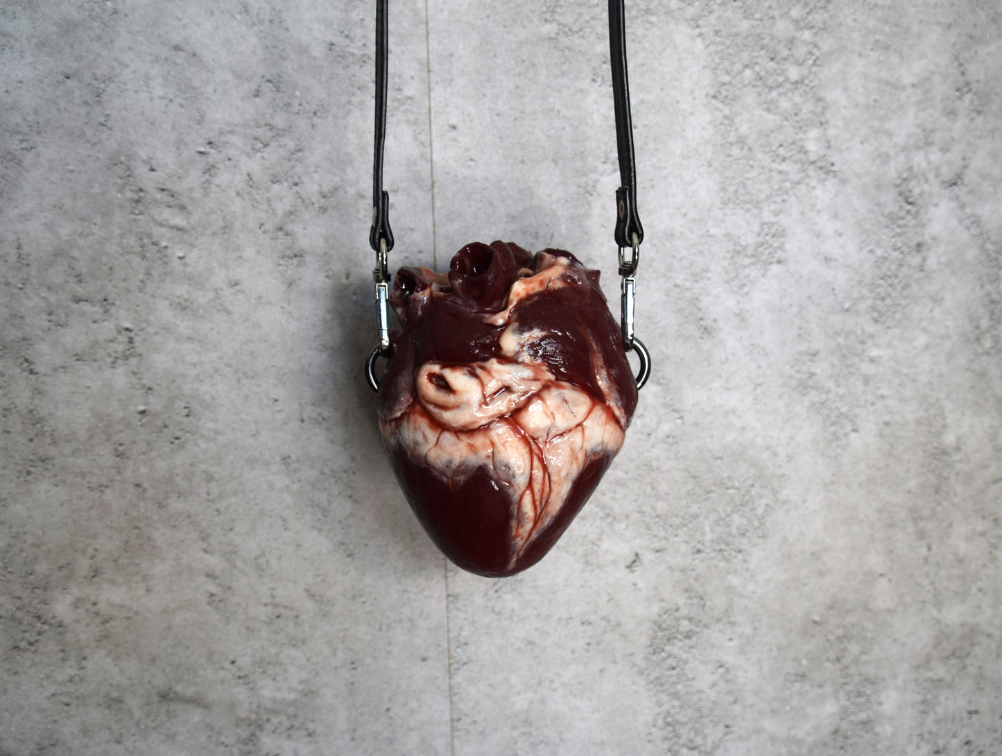 Human heart bag 2.0, black strap