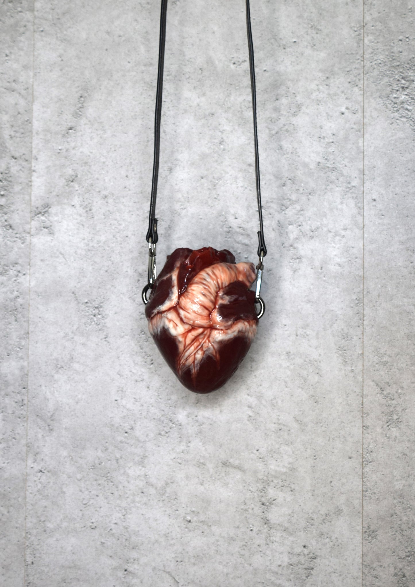 Human heart bag 2.0, black strap