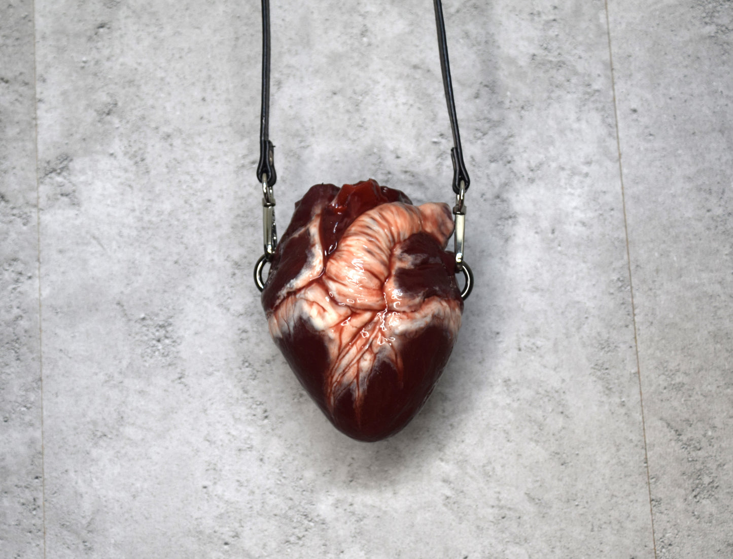 Human heart bag 2.0, black strap