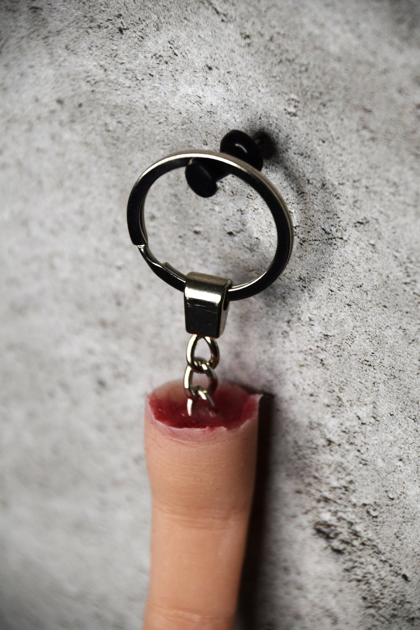 Severed realistic silicone finger keychain, unpainted finger props