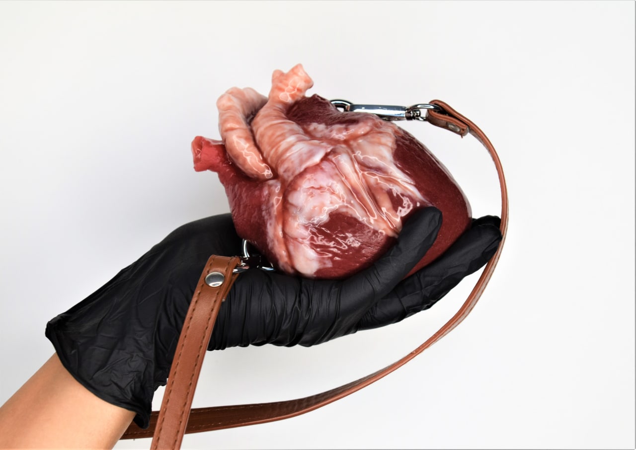 Human heart bag, black/brown strap